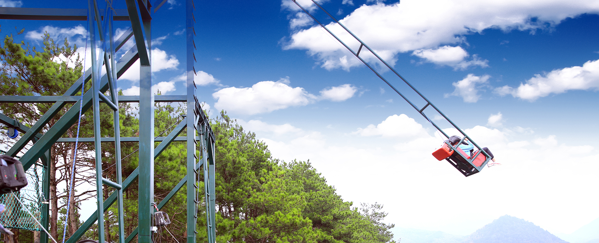 懸崖秋千-浙江鵬鳴游樂設(shè)備有限公司